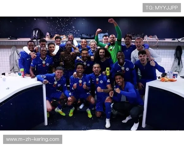 切尔西边路二人组配合默契,频繁撕开防线